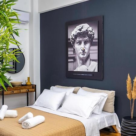 Luxury Studio Apartment In The Heart Of Атина Екстериор снимка