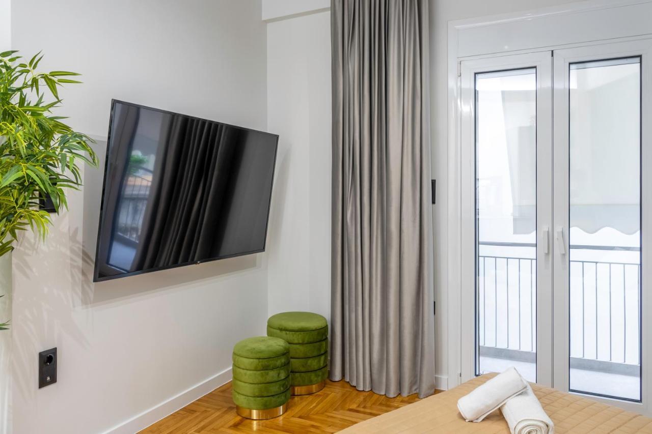 Luxury Studio Apartment In The Heart Of Атина Екстериор снимка