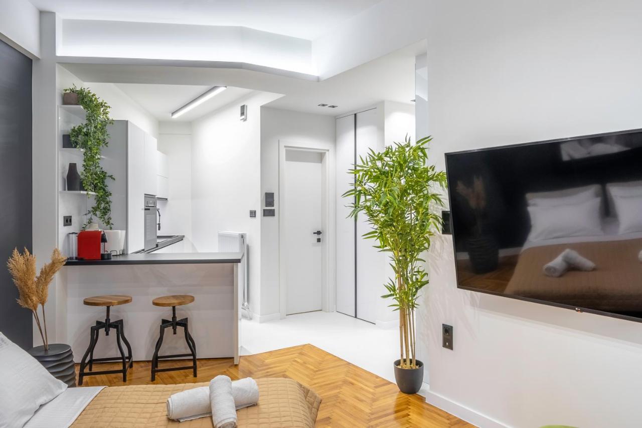 Luxury Studio Apartment In The Heart Of Атина Екстериор снимка