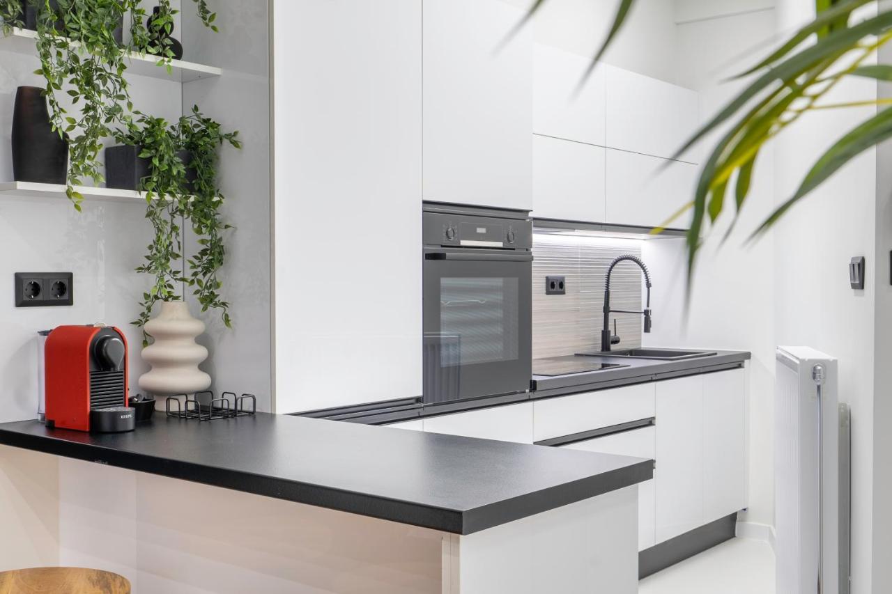 Luxury Studio Apartment In The Heart Of Атина Екстериор снимка