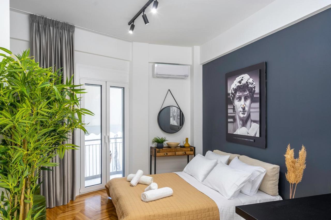 Luxury Studio Apartment In The Heart Of Атина Екстериор снимка